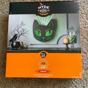 NIB Hyde and Eek Target Cat LED Light